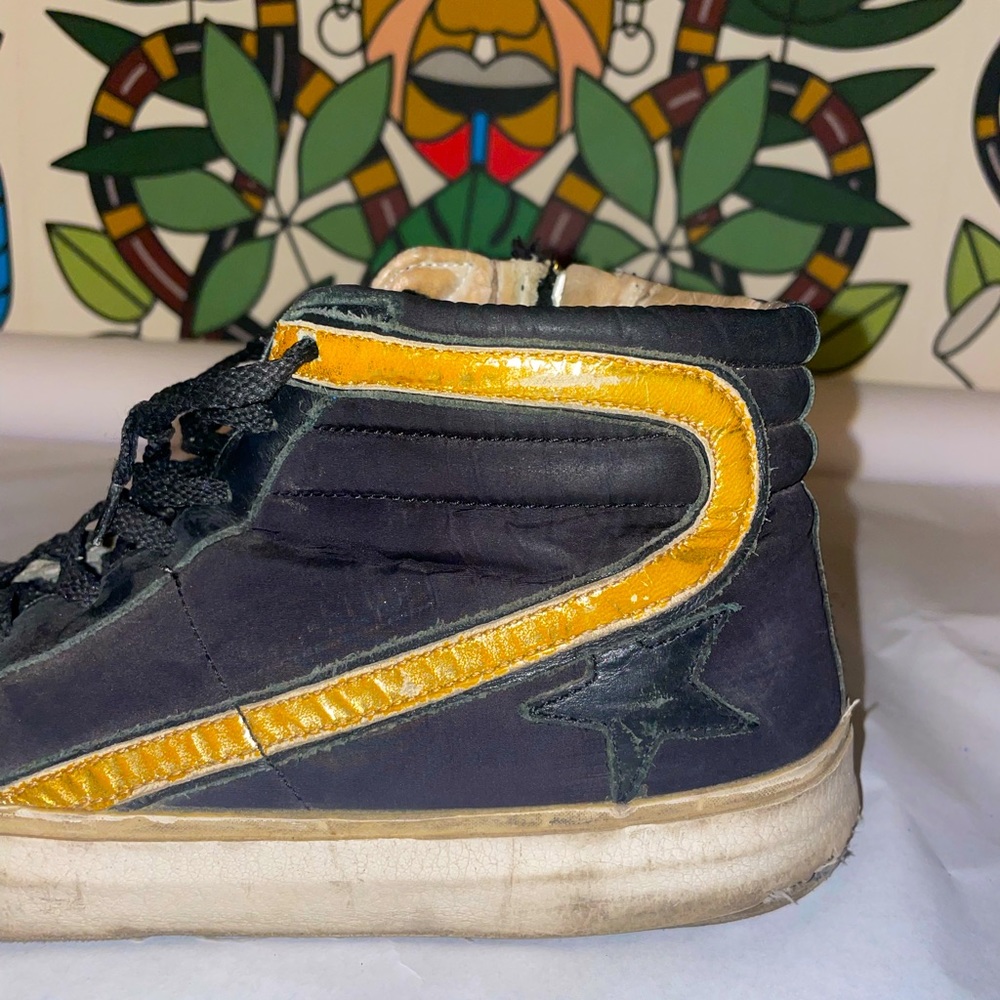 Golden Goose Brand Slide Women’s Sneaker black with metallic gold star and flash